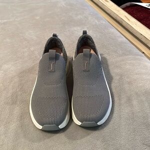 Sketchers arch fit slip-ins Go Walk, size 7 1/2, gray